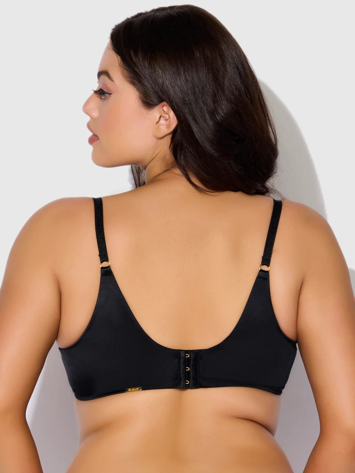 F210-0048.BLAK_07.jpg