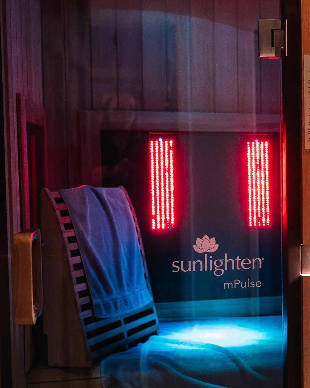 Not all infrared saunas are created equal... and we&rsquo;re proud to offer something a little extra at Pure Sweat 12 South: integrated red light therapy. 🔴✨

Our saunas blend the power of near, mid, and far infrared waves with integrated red light 