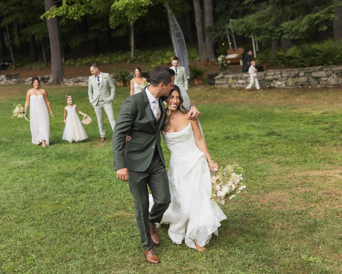 That just married glow ✨

#engaged #engagementring #engagement #weddingplanner #weddingplanning