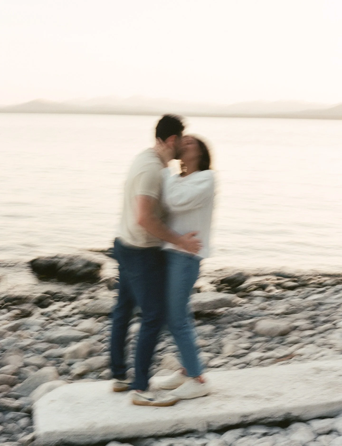 Moments with C&amp;K after sunset. 🤍

#engagementring #proposal #proposalphotographer #weddingplanner #filmweddingphotographer