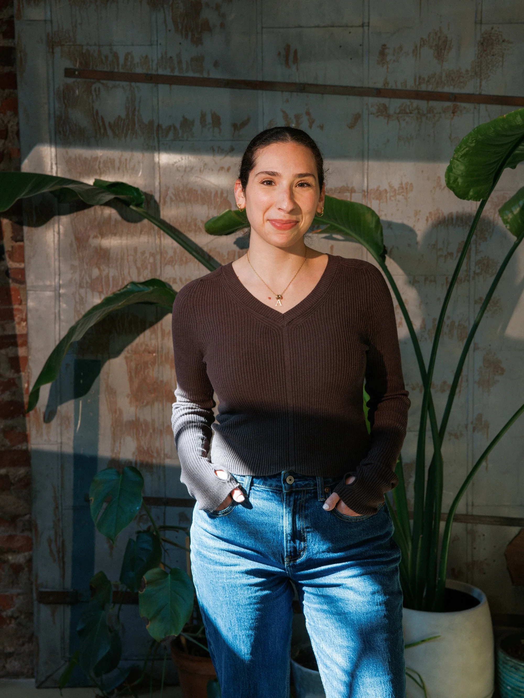 Welcoming Annabelle to the NoteToSelf Wellness family ✨🤍

Annabelle is a Licensed Esthetician, Makeup Artist, and Mental Health Therapist whose work beautifully bridges skincare, beauty, and holistic healing. What began as a childhood love for makeu