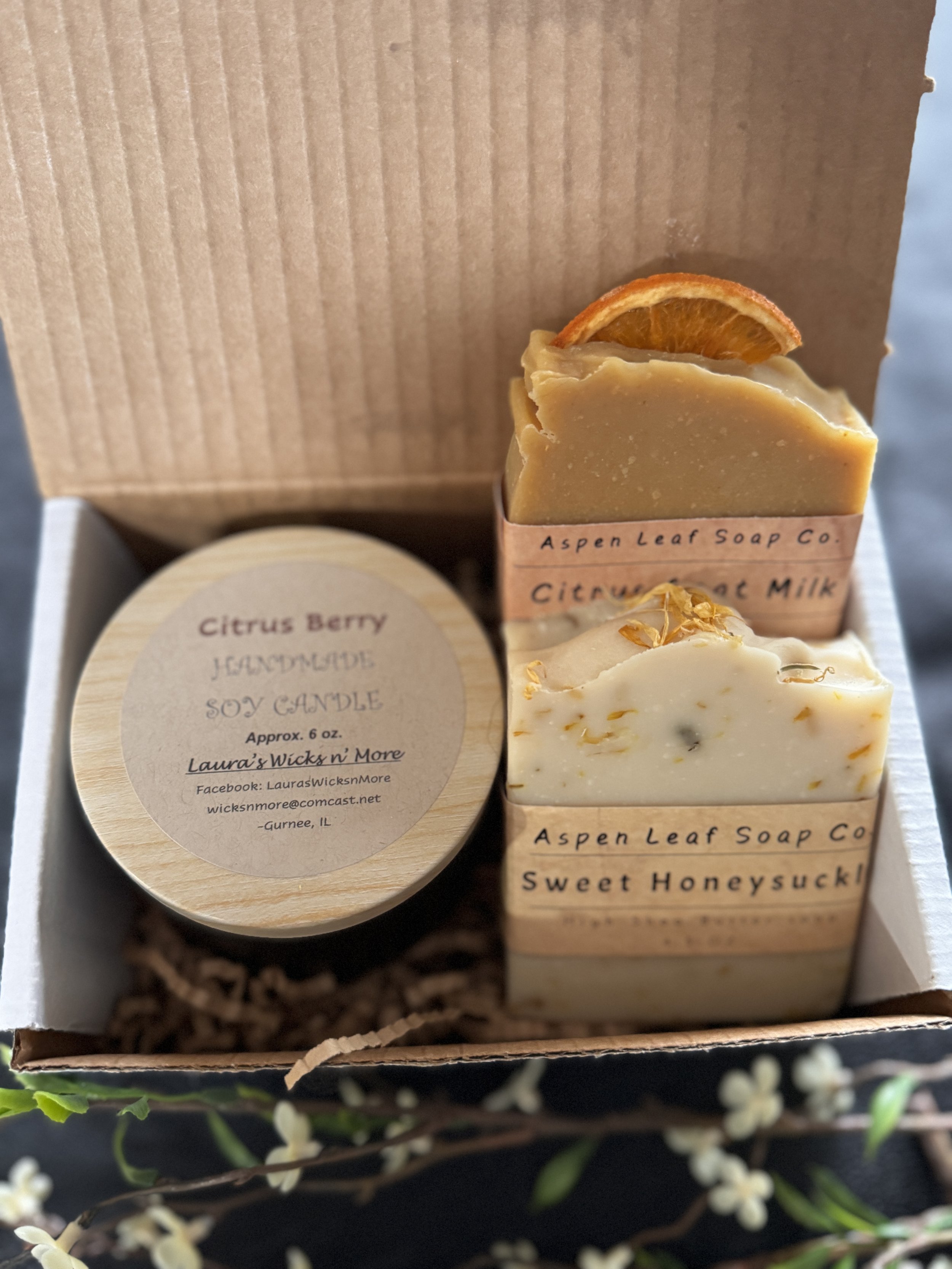 Gift Basket (2 bars + glass jar candle)