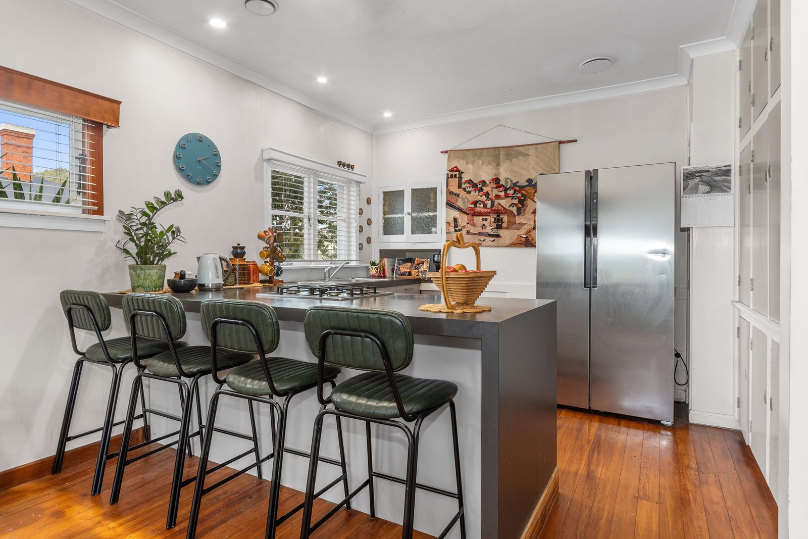 014 breakfast bar - Hassard St.jpg