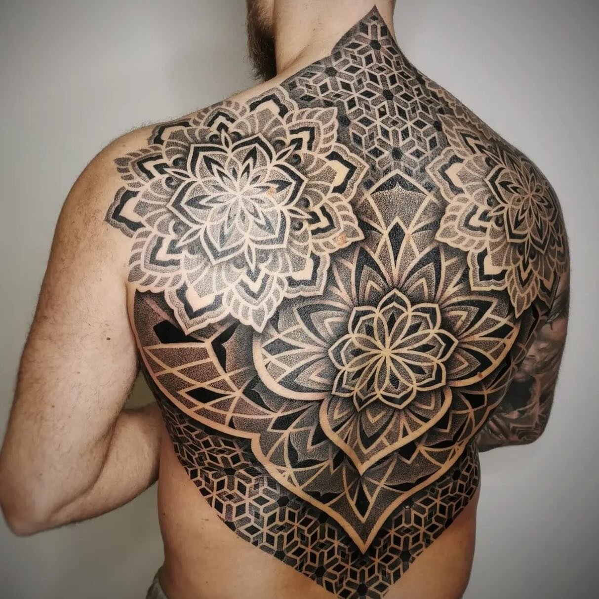 @kseno.now with this fantastic backpiece