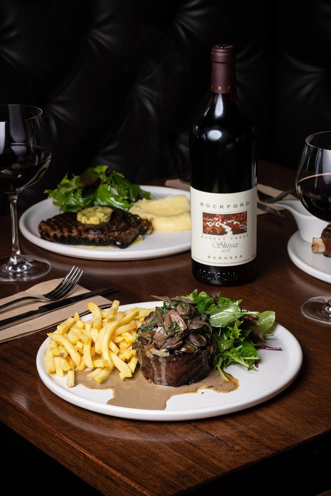 Steak And Rockford Red Wine Geelong Restaurant Sawyers Arms Tavern — Sawyers Arms Tavern