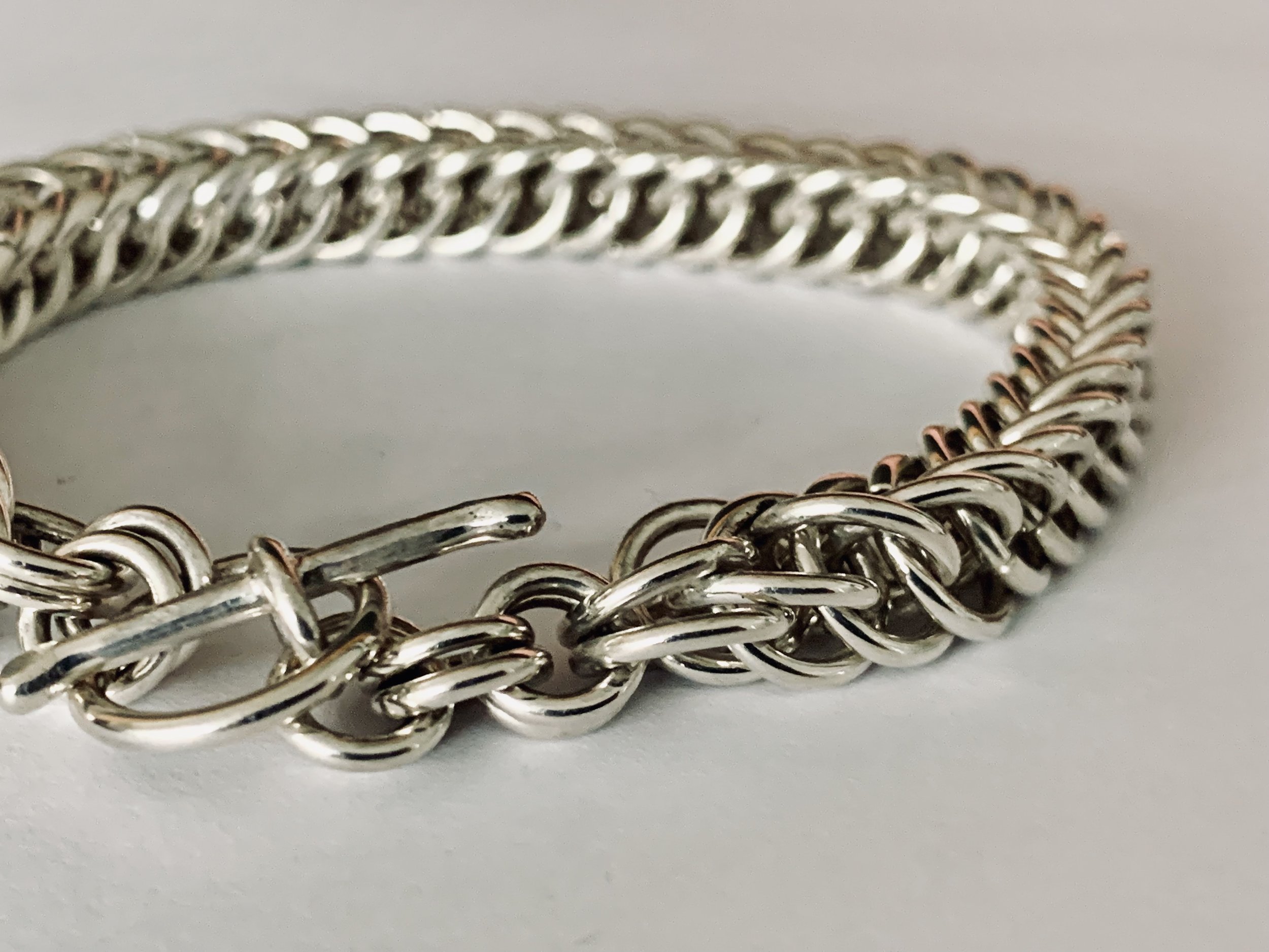 Half persian rectangular chainmaille bracelet 1cm x 22cm - detail.jpeg