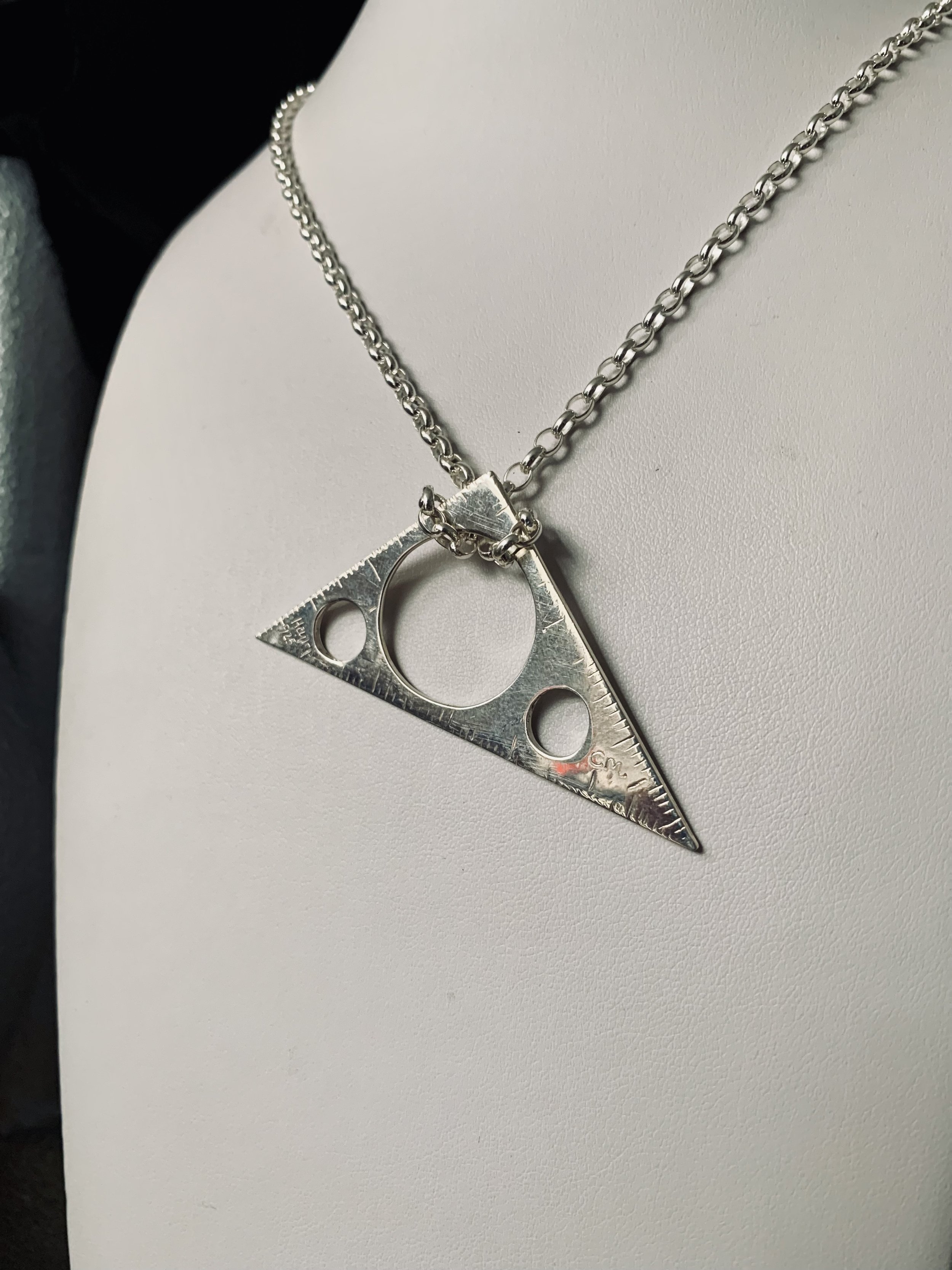 Corner Square pendant - cm side.jpeg