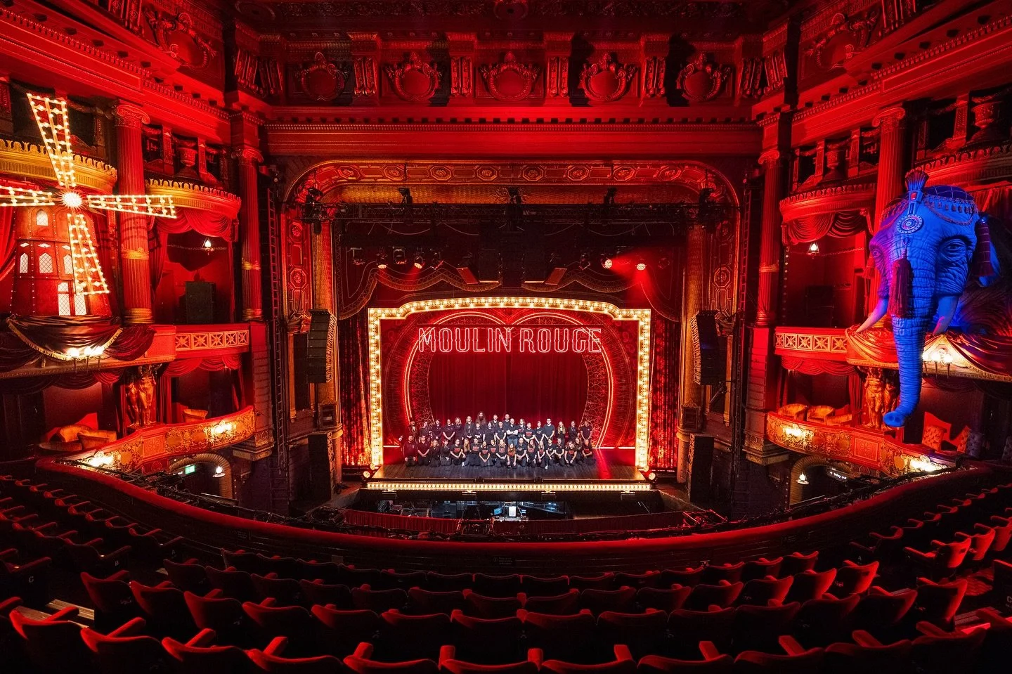 Manchester with @moulinmusicaluk ✔️
Love this photo by @manc_wanderer

#moulinrouge #moulinrougeworldtour #moulinrougethemusical #manchester #manchesterpalacetheatre
