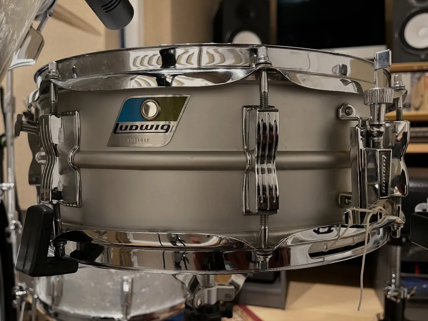 I&rsquo;ve had an Acrolite on the wish list for some time and the stars aligned with this one. Sold as a 1975 though I reckon it&rsquo;s from 1977. It&rsquo;s near immaculate and everything you would expect from this classic aluminium drum. Very much