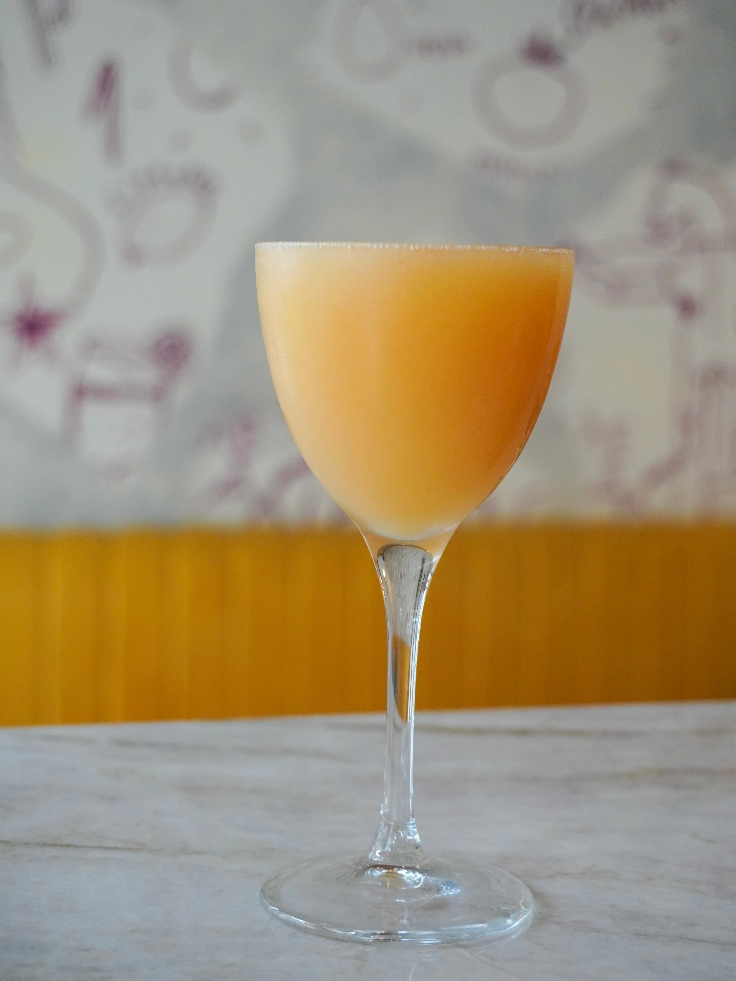 This is our newest cocktail the Shakin&rsquo; banana!

Bacardi spiced rhum, f&egrave;ve de tonka, banane, citron vert!