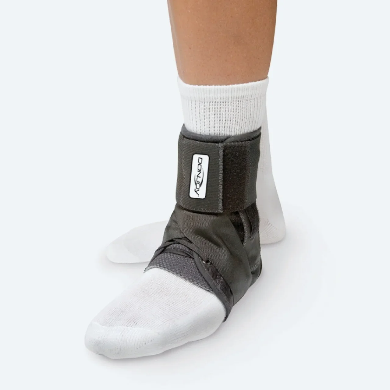 Ankle brace_Donjoy_SportsStabiilizingPro.webp
