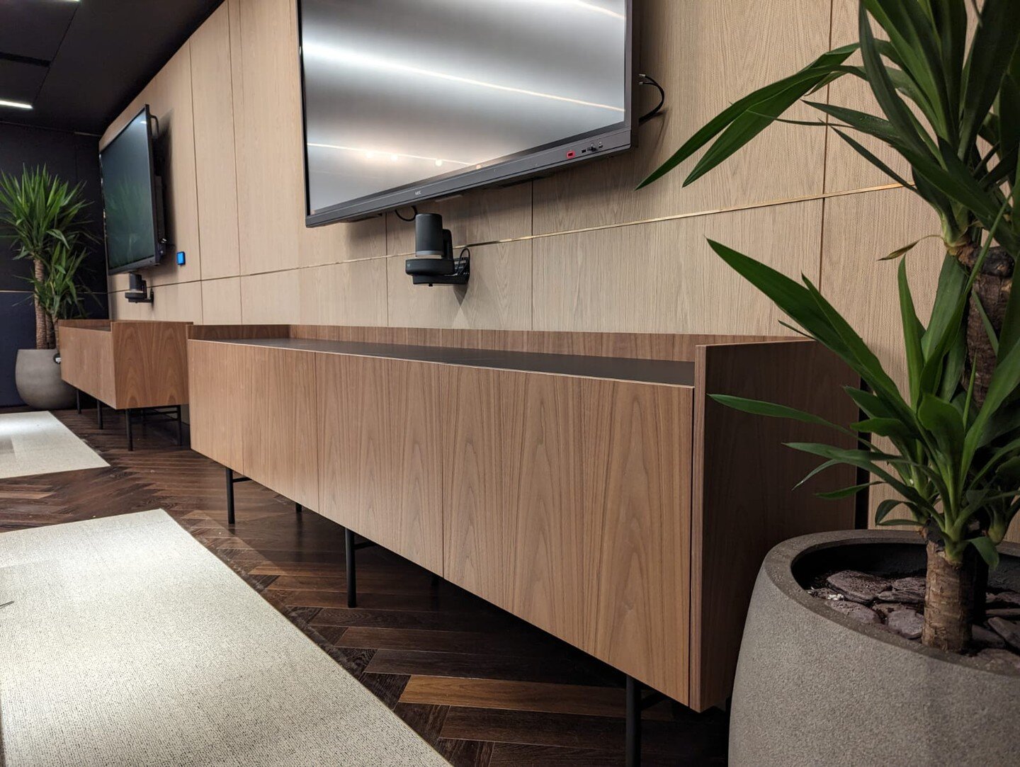 We love these walnut credenzas we produced for Maven Securities with @umbrellafurniture and @perkinswill_lon . An amazing project which we're proud to be a part of. 

Swipe right to see our giant 3 x 1.5m flip top tables too!
.
.
.
#furniture #furnit