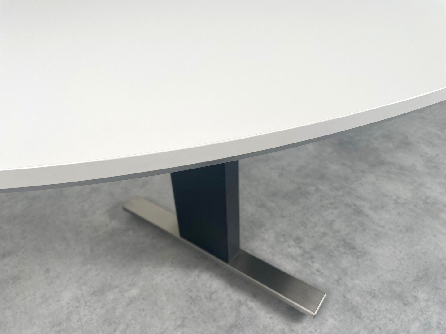 Blending innovation and craftsmanship.

Looking back at our 2024 installation for Space House, where our Flip Top tables combined effortless mobility with intuitive technology. Designed around seamless functionality, each piece integrates discreet po