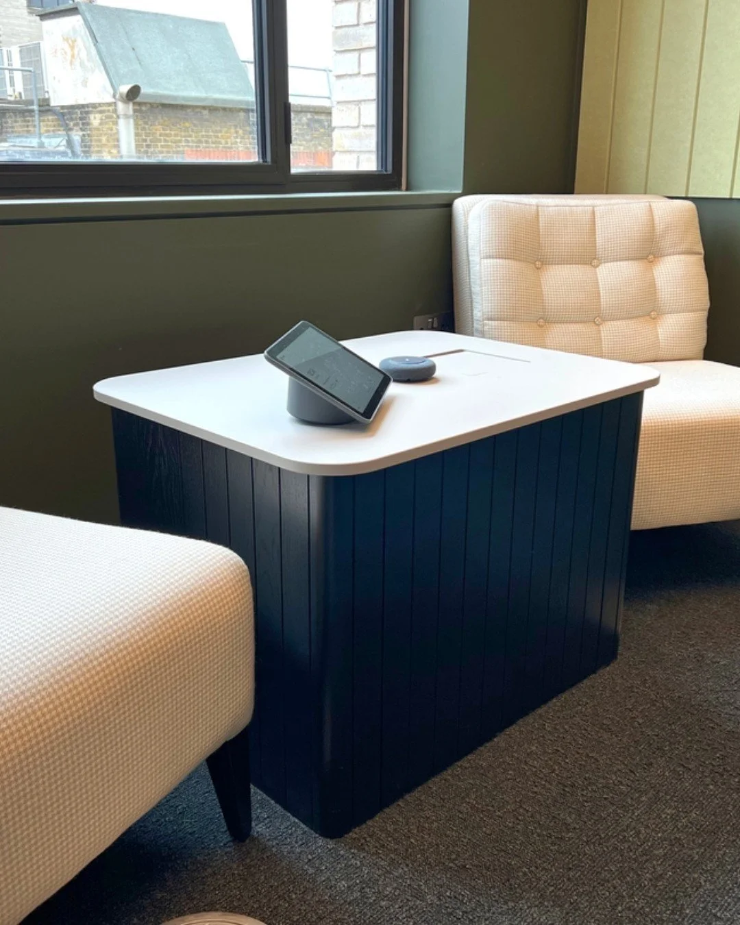 From the archives | Netflix 🎬 2022

Continuing our look back at this iconic project - we delivered 84 coffee tables across the space.

By utilising a wide range of finishes, we were able to showcase our versatility and ability to adapt craftsmanship