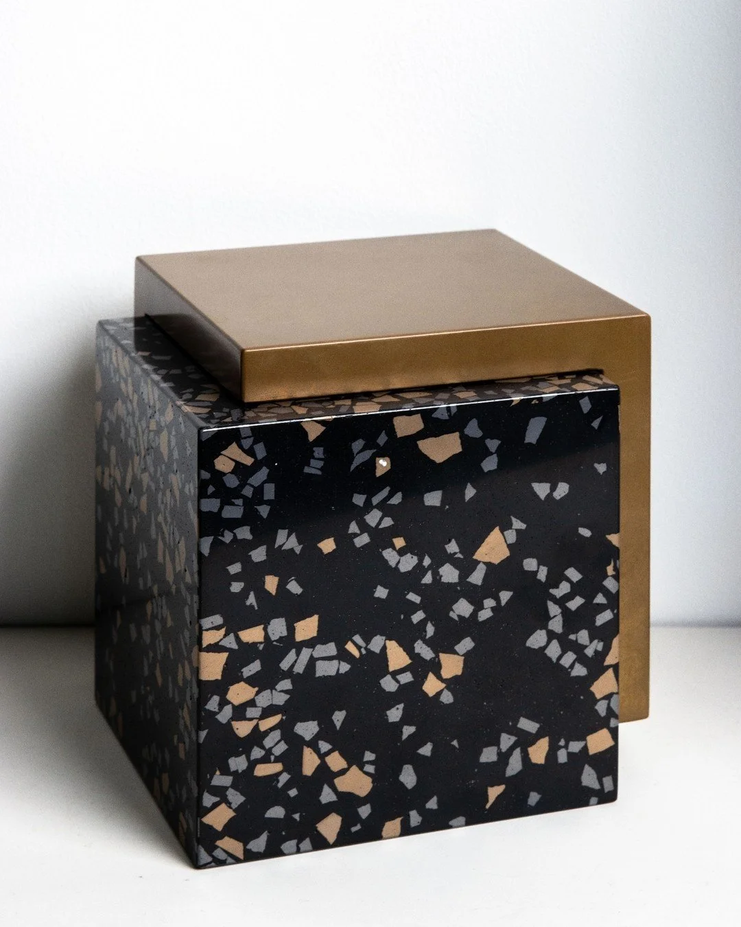We see no limitations, only possibilities, especially when it comes to materials.

We love working with traditional and new materials. What separates us from more conventional joinery firms is our deep understanding of these different mediums, meanin