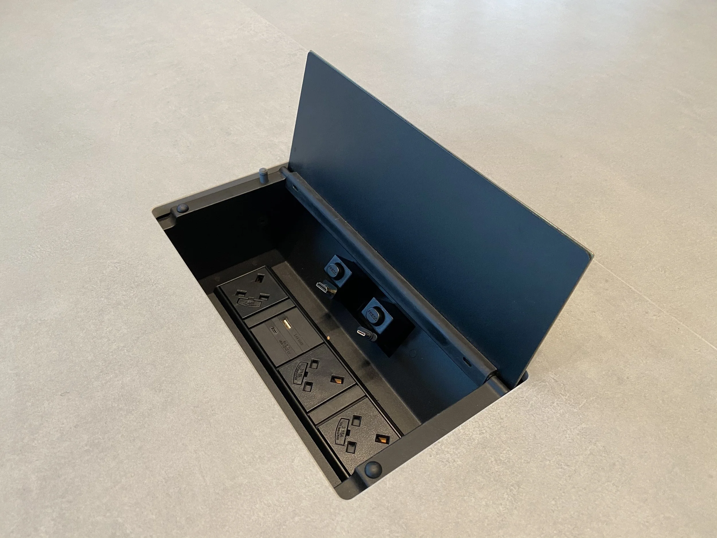 Opus Magnum - Aged Brass Flap 2.jpg