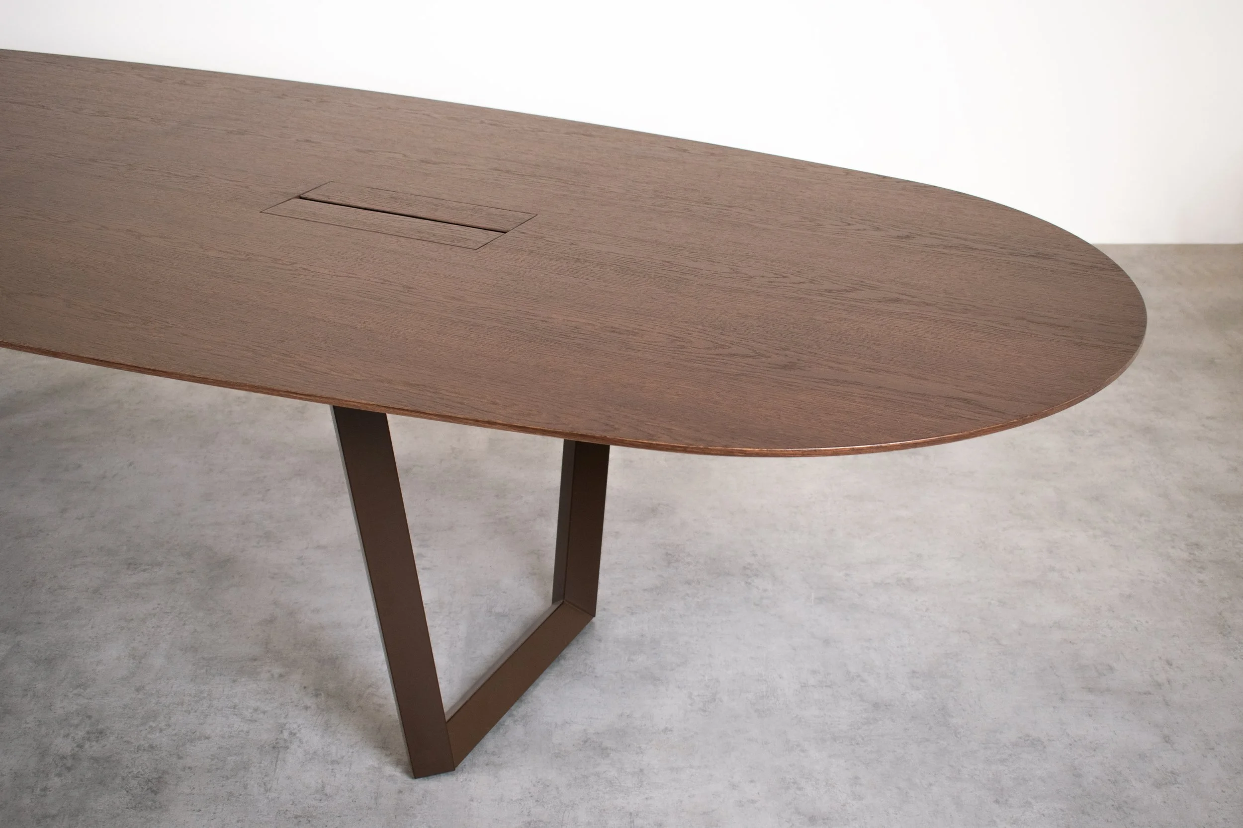 Opus Magnum White & Case Elliptical close-up.jpg