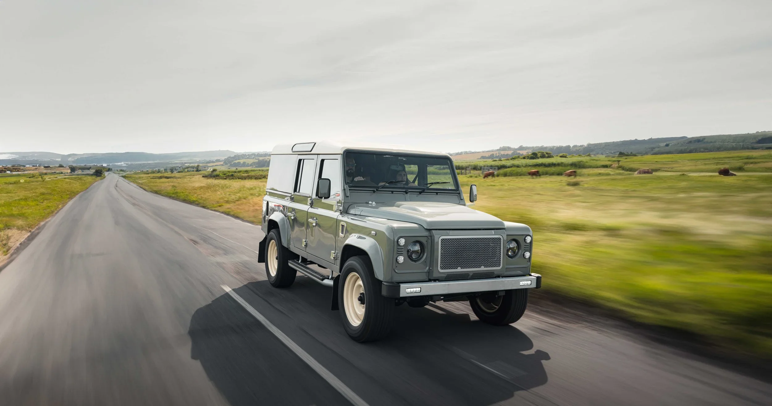 Who is the Best Custom Defender Builder? (And How to Choose)