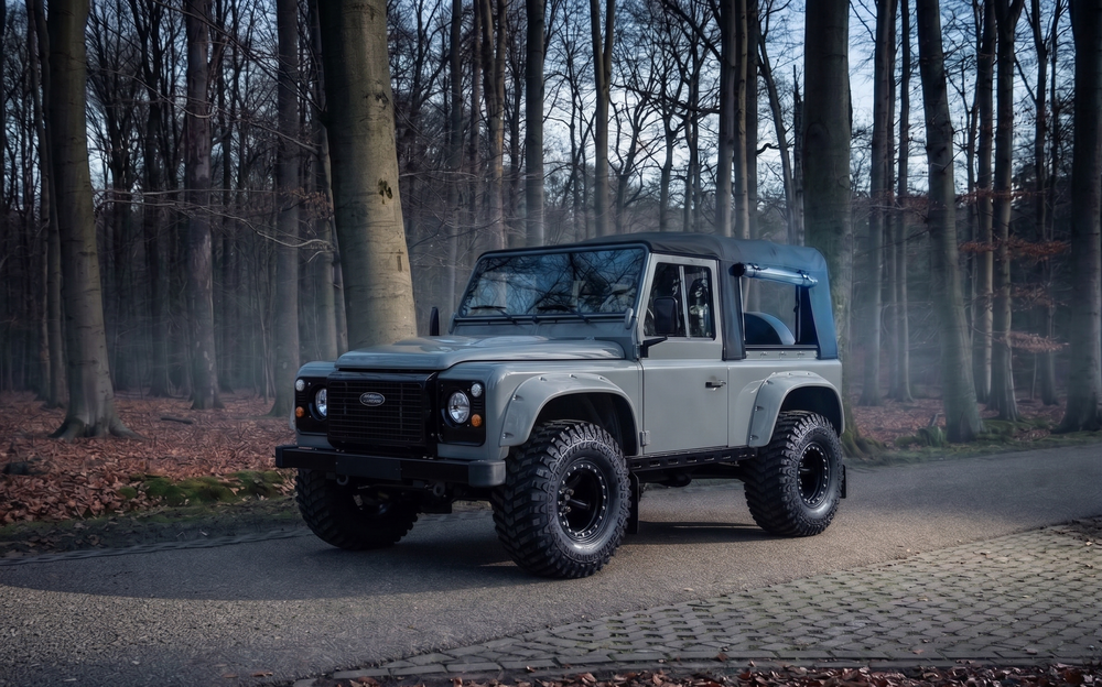 Custom Land Rover Defender 90 Villain