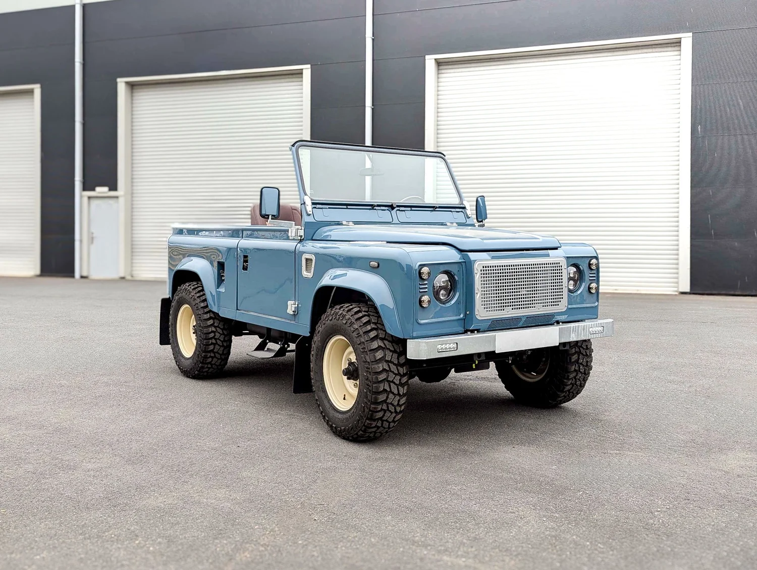 Shoreline Defender 90 Classic in Marine Blue