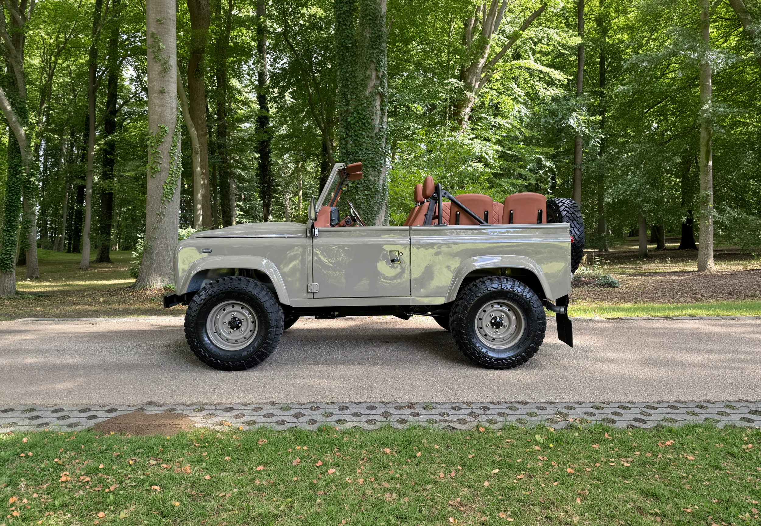 D90 Classic Biege Mar26_3.png