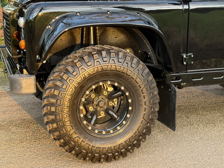 Shoreline D90 Villain detail shot