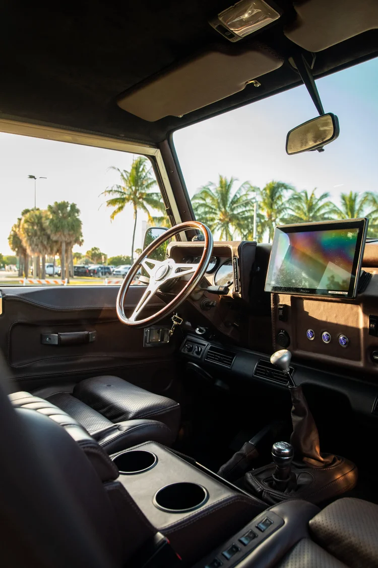 shoreline-d110-chocolate-interior-2
