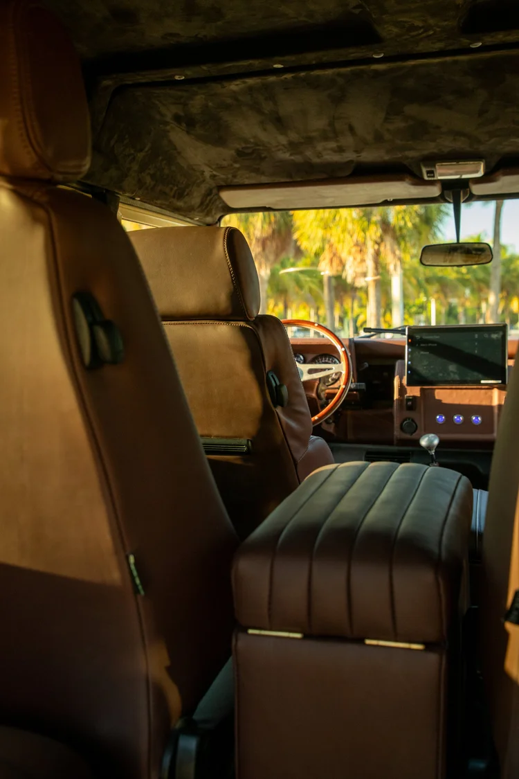 shoreline-d110-chocolate-interior-4