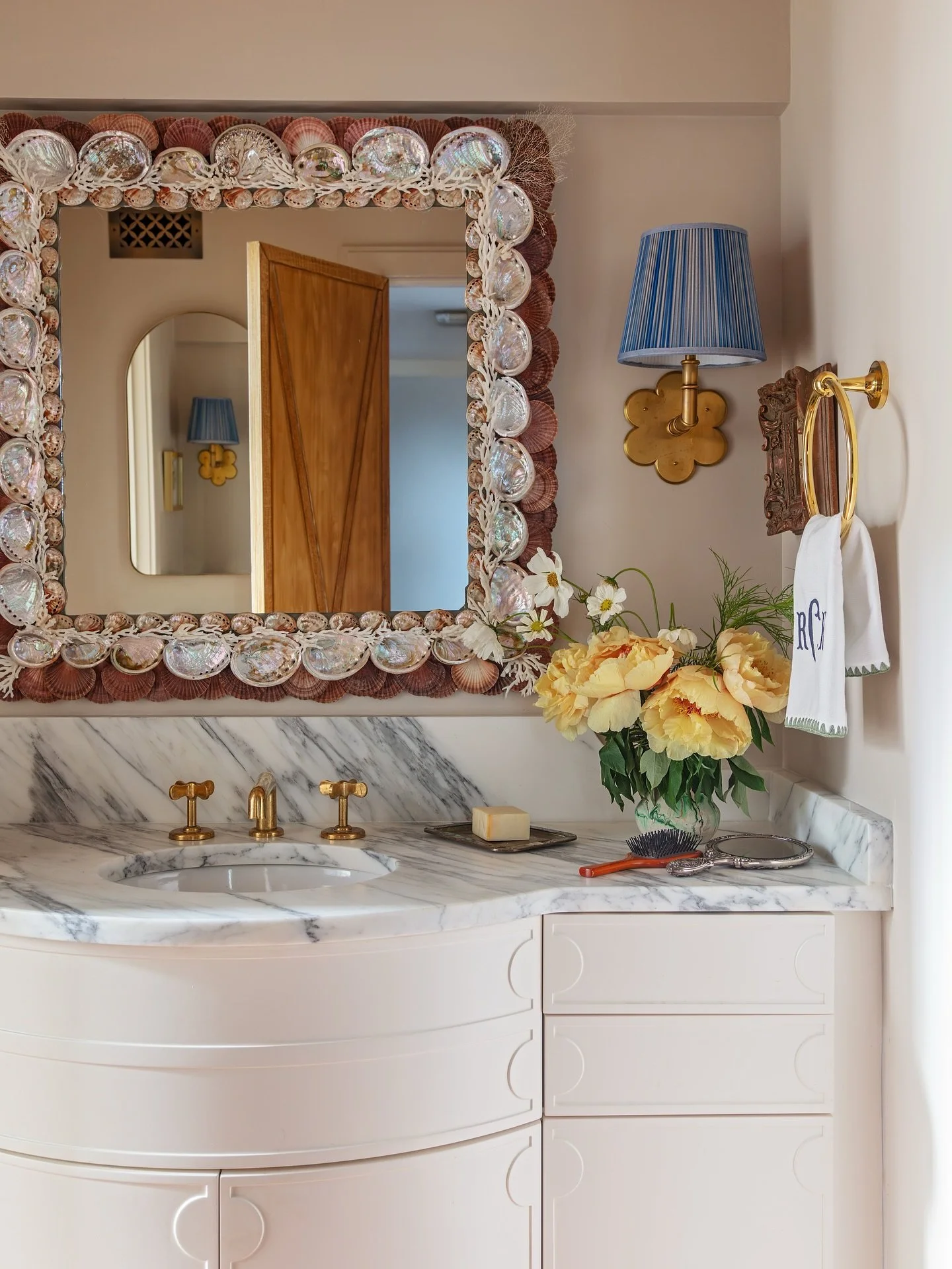 A quiet shift in tone.

This bathroom was reimagined with softness and restraint&mdash;layered neutrals, organic textures, and intentional forms that bring a sense of calm to the everyday.

Subtle updates, thoughtfully executed, create a space that f