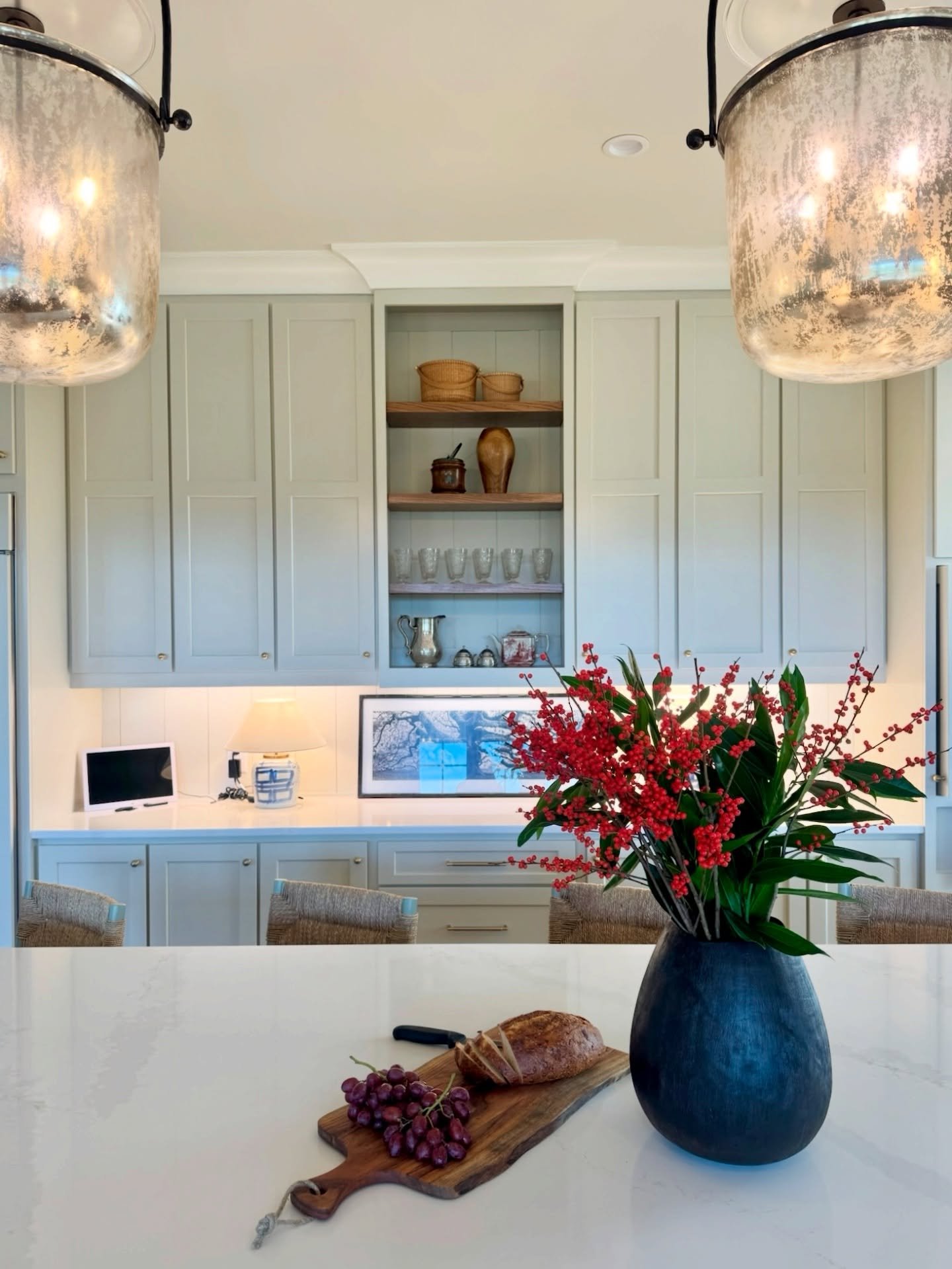 Holiday entertaining starts here. Warmth, style, and just the right amount of personality make this kitchen the heart of the home. We all know it&rsquo;s the people who make the memories&hellip; but Shaded White @farrowandball cabinets? They do all t