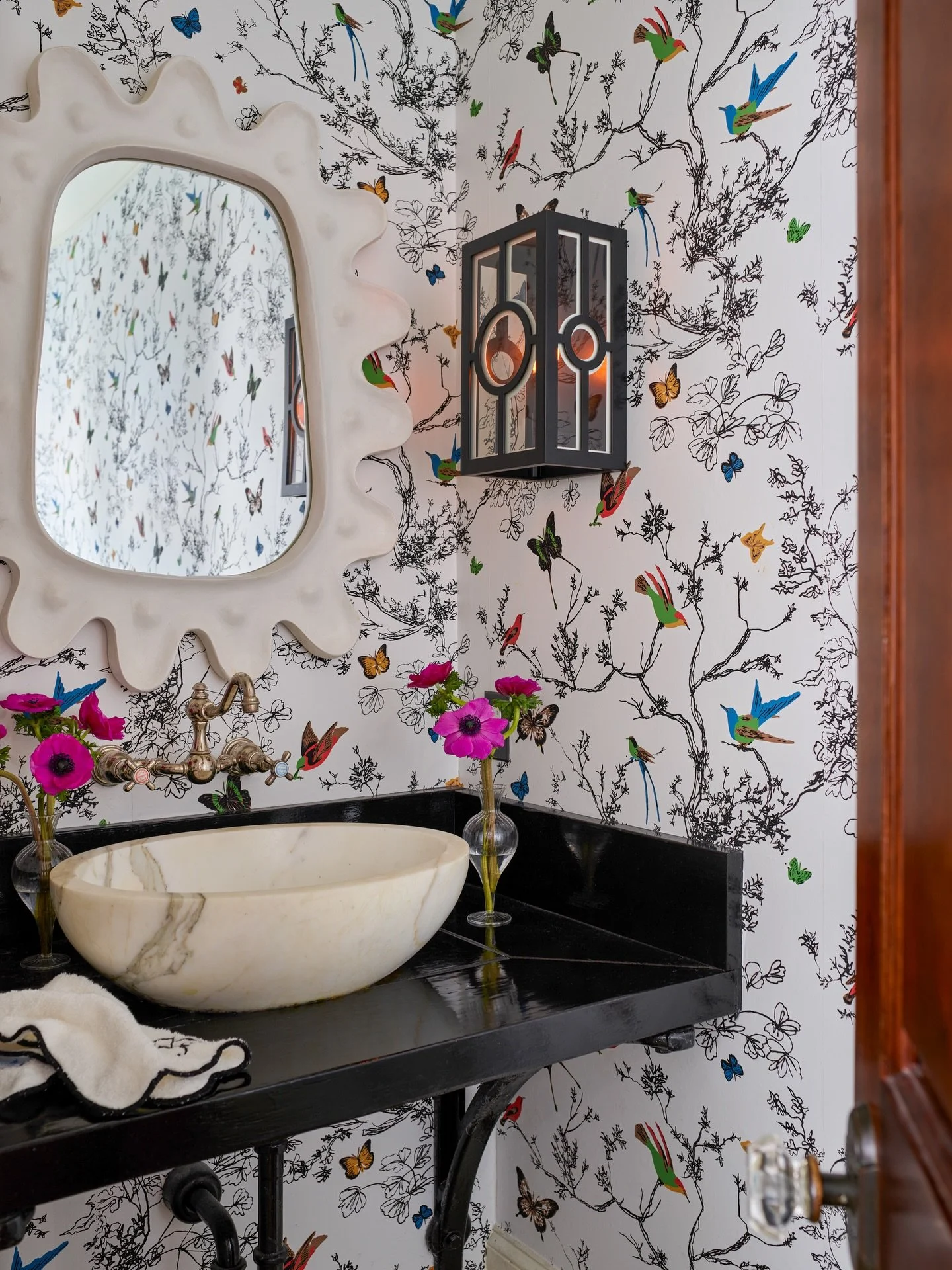 If you know us, you know we believe whimsy belongs throughout the home from the powder room to the quiet corners and even the most personal spaces. 🌸🦋🌿 Never loud. Always intentional.

Photography: @emilyfollowillphotographer @kellyblackmonphotogr