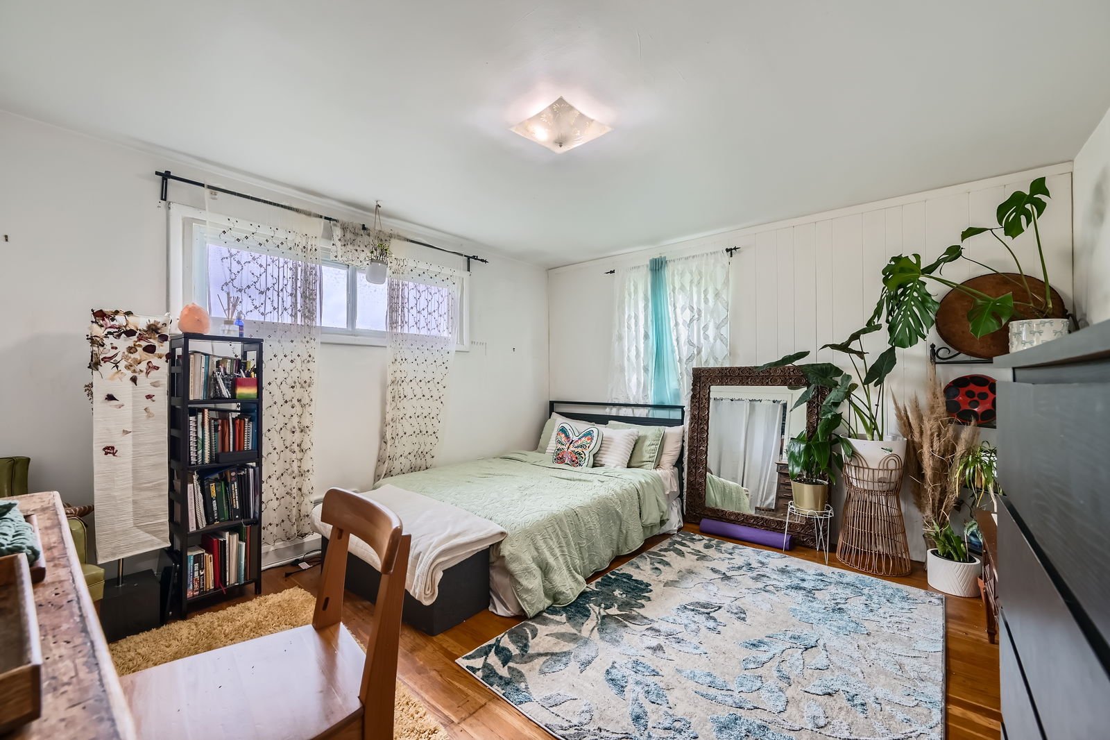 1009 E Northern Pkwy - Web Quality - 015 - 19 2nd Floor Primary Bedroom.jpg