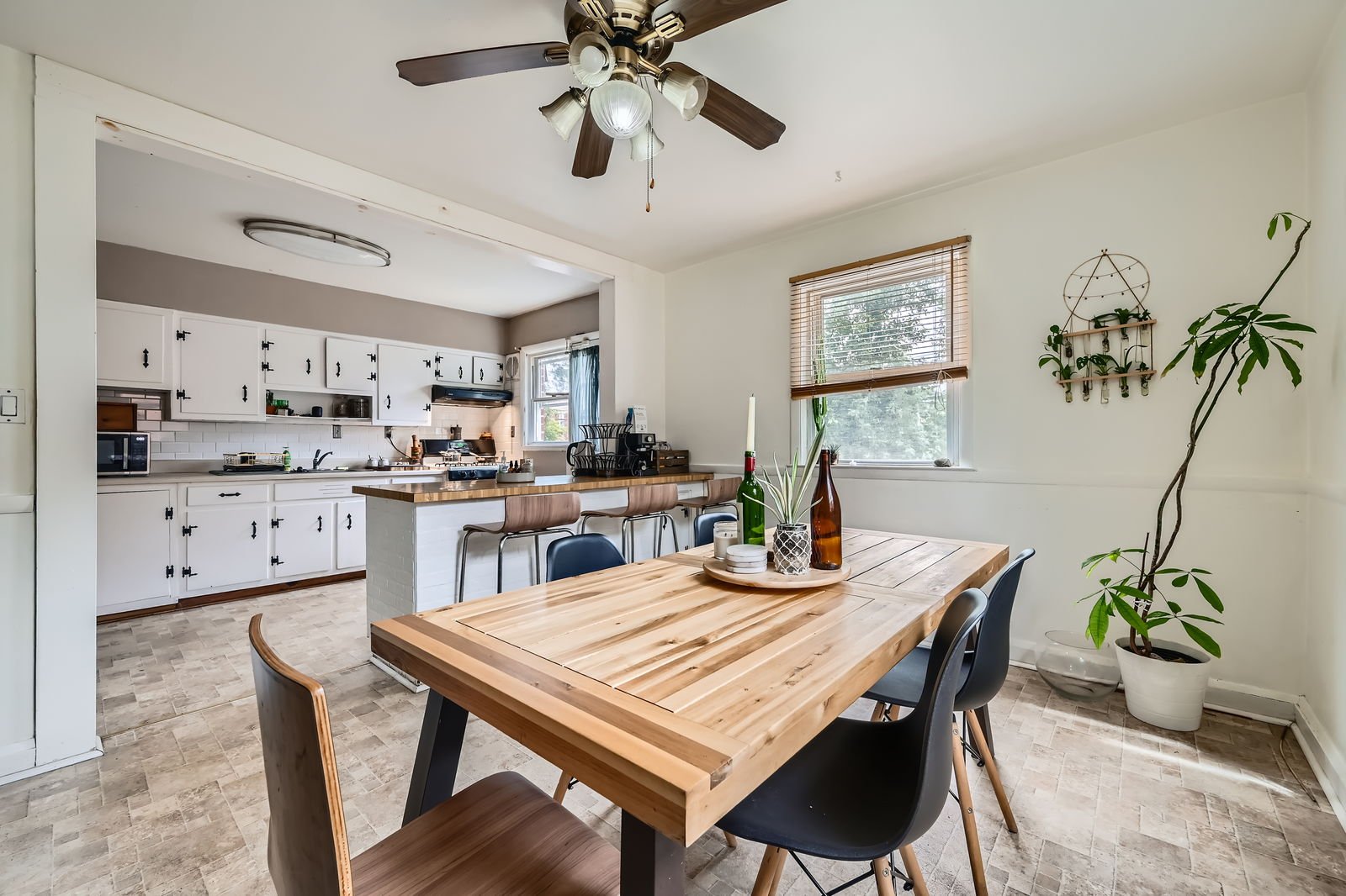 1009 E Northern Pkwy - Web Quality - 009 - 12 Dining Room.jpg