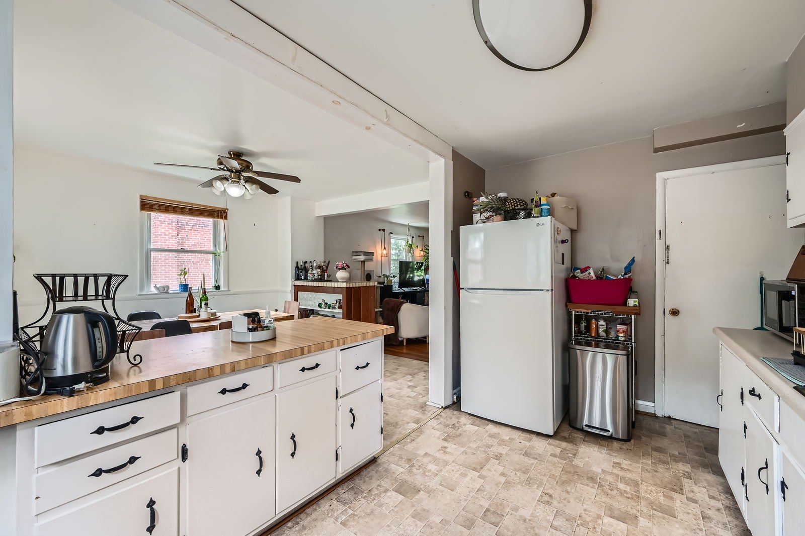 1009 E Northern Pkwy - Web Quality - 014 - 18 Kitchen.jpg