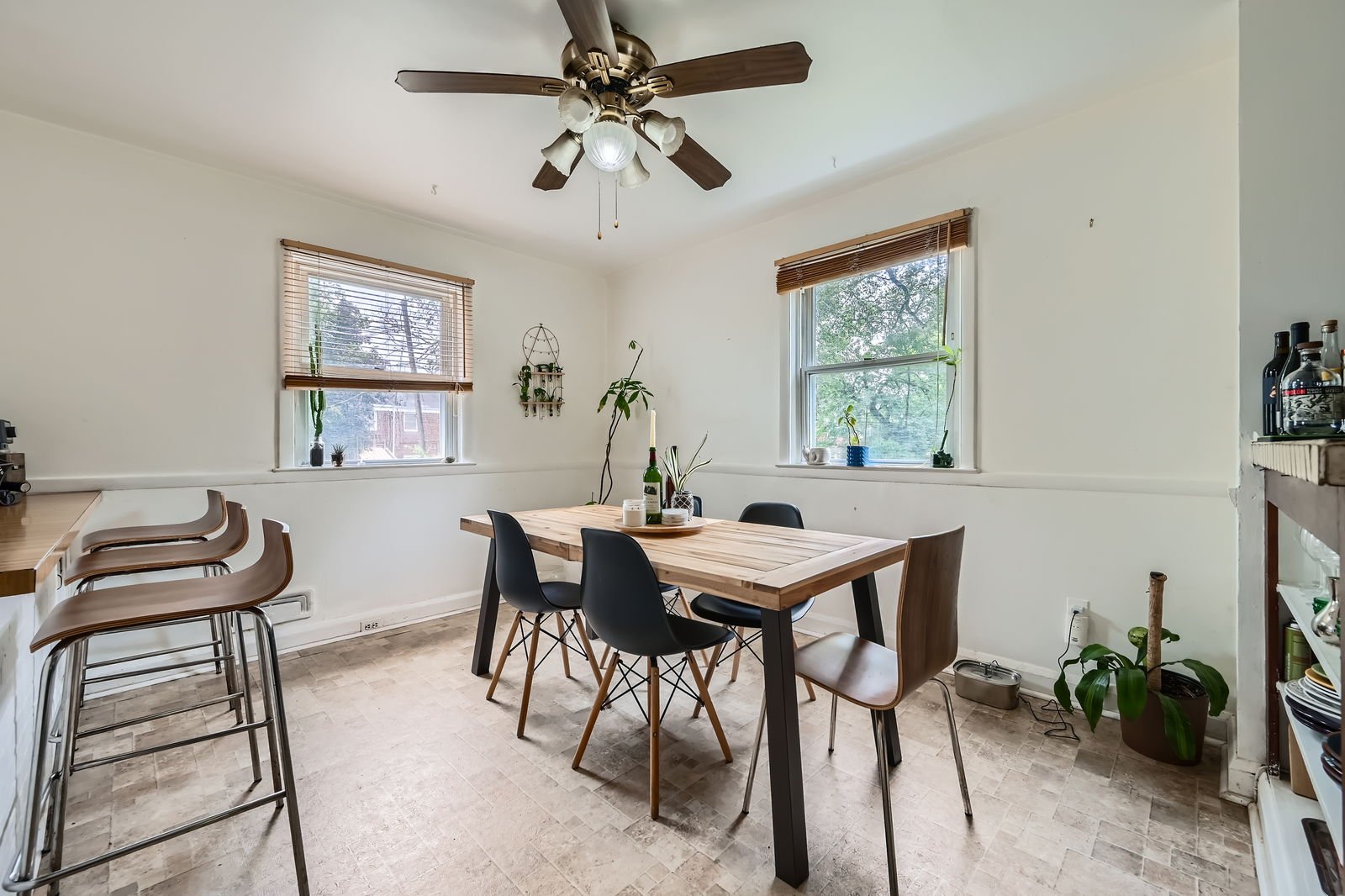 1009 E Northern Pkwy - Web Quality - 008 - 11 Dining Room.jpg