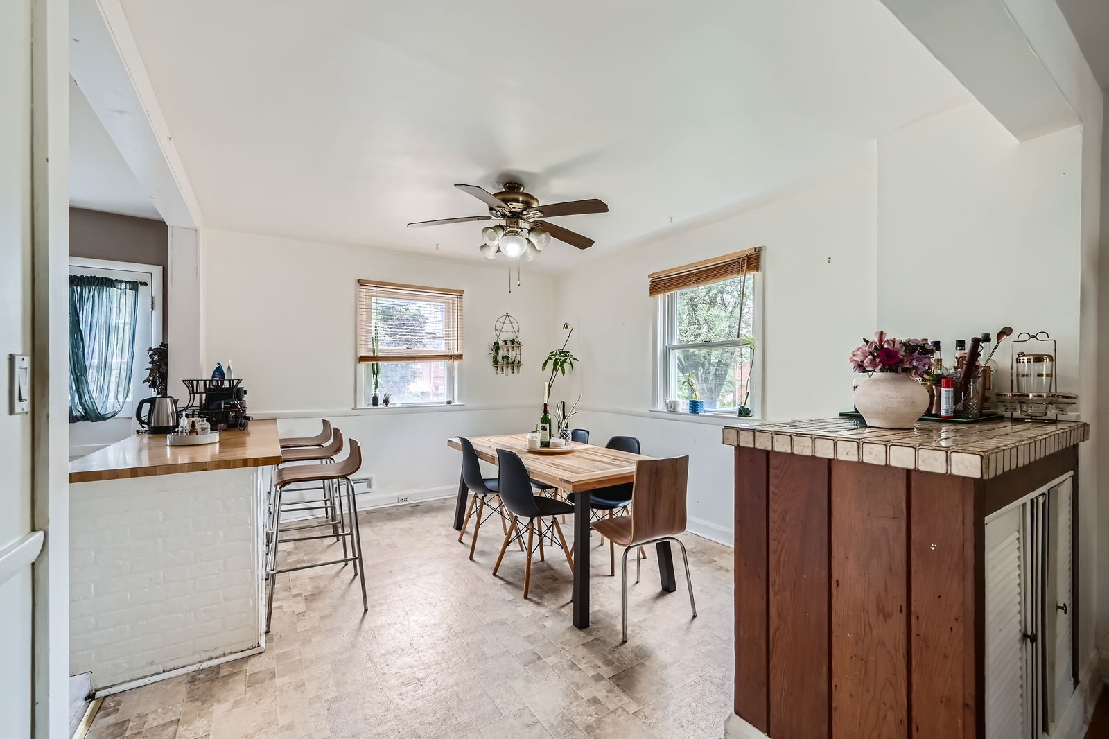 1009 E Northern Pkwy - Web Quality - 007 - 10 Dining Room.jpg