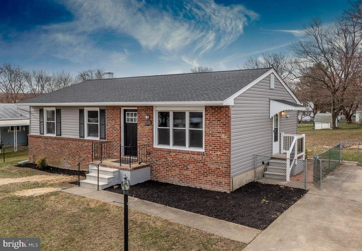 2102 Graybrook 3.jpg