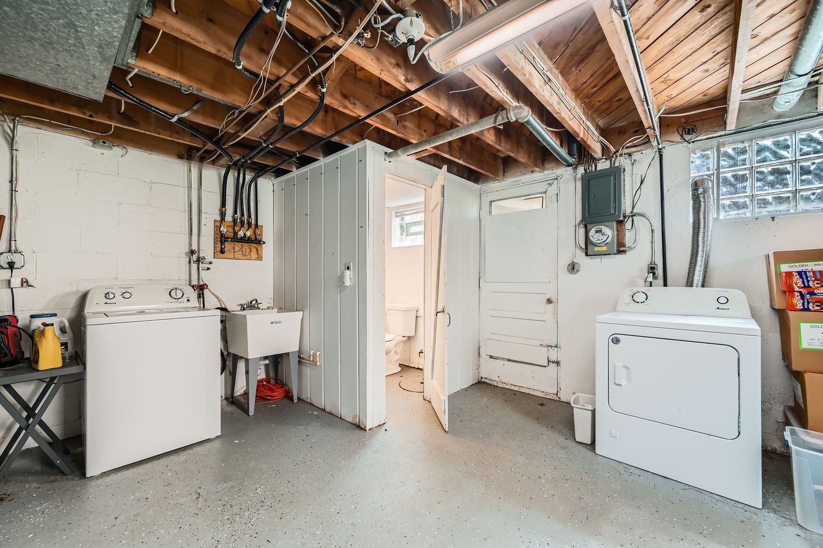 1009 E Northern Pkwy - Web Quality - 026 - 32 Lower Level Laundry Room.jpg