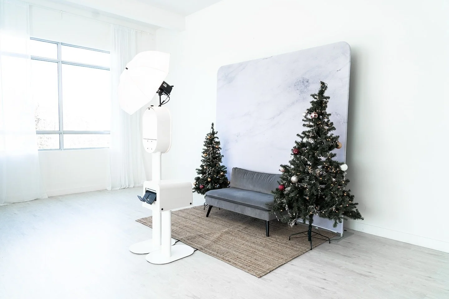 β¨ It’s officially holiday party season in Boston! β¨ Let us help you create an unforgettable celebration with our luxury photo and video booth experiences. Perfect for corporate galas, exclusive soirées, and festive gatherings — we&