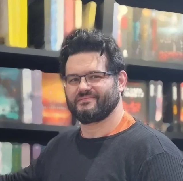 Ewan Author Photo.jpg