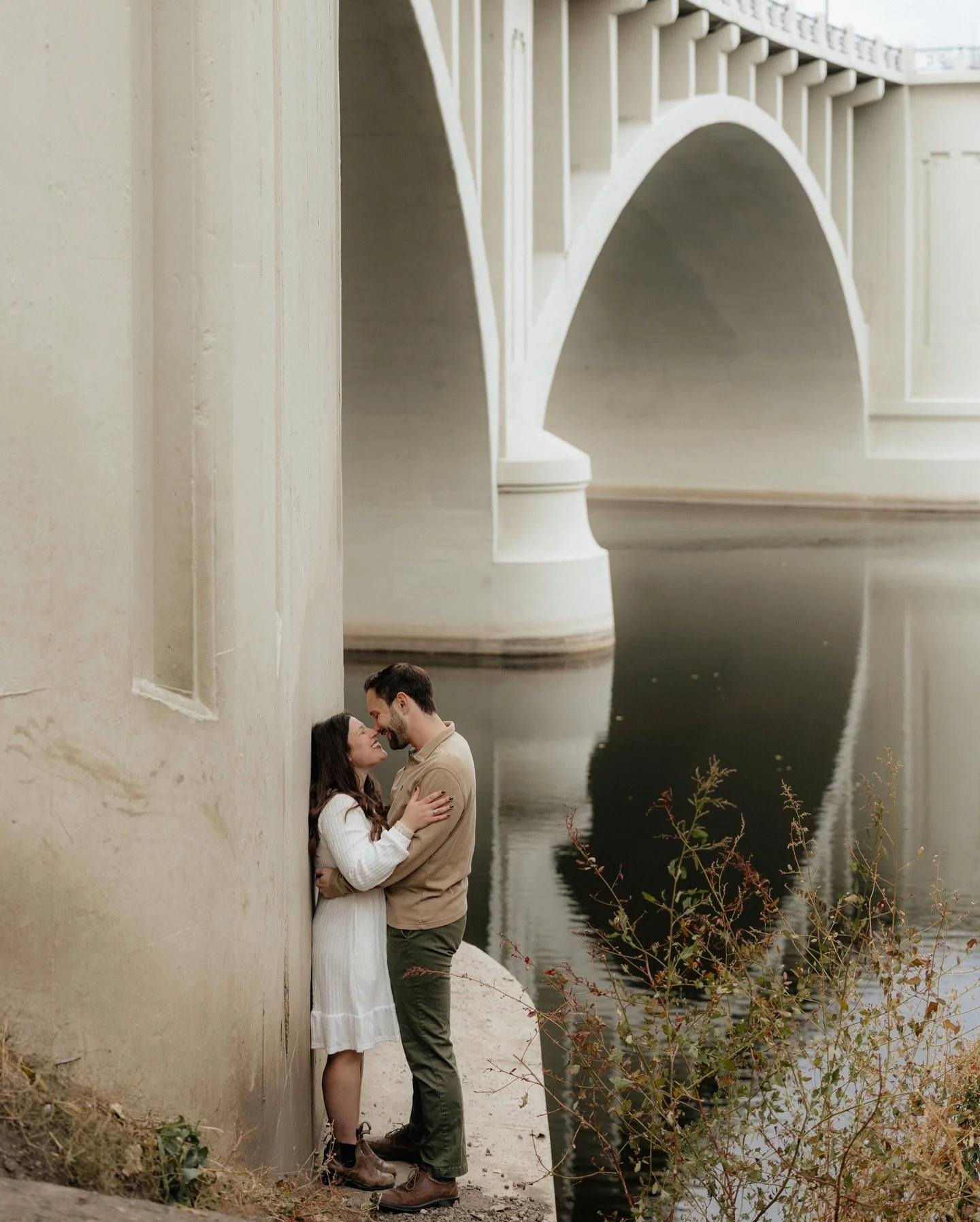 Elie &amp; Sam 🤎

A session where you truly feel pulled into their story. The secret is choosing a location that&rsquo;s meaningful to your relationship. And for these two, it&rsquo;s the heart of Minneapolis at the Stone Arch and Saint Anthony. A p