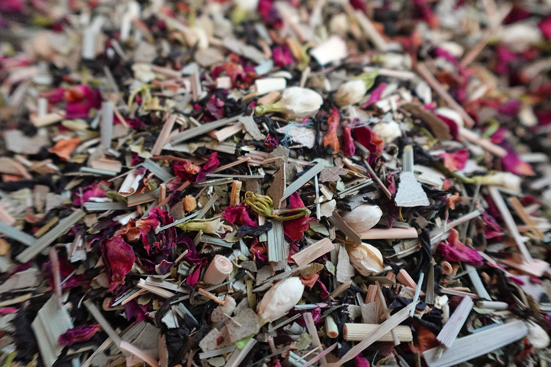 Shadow & Stillness – Dark Moon Tea