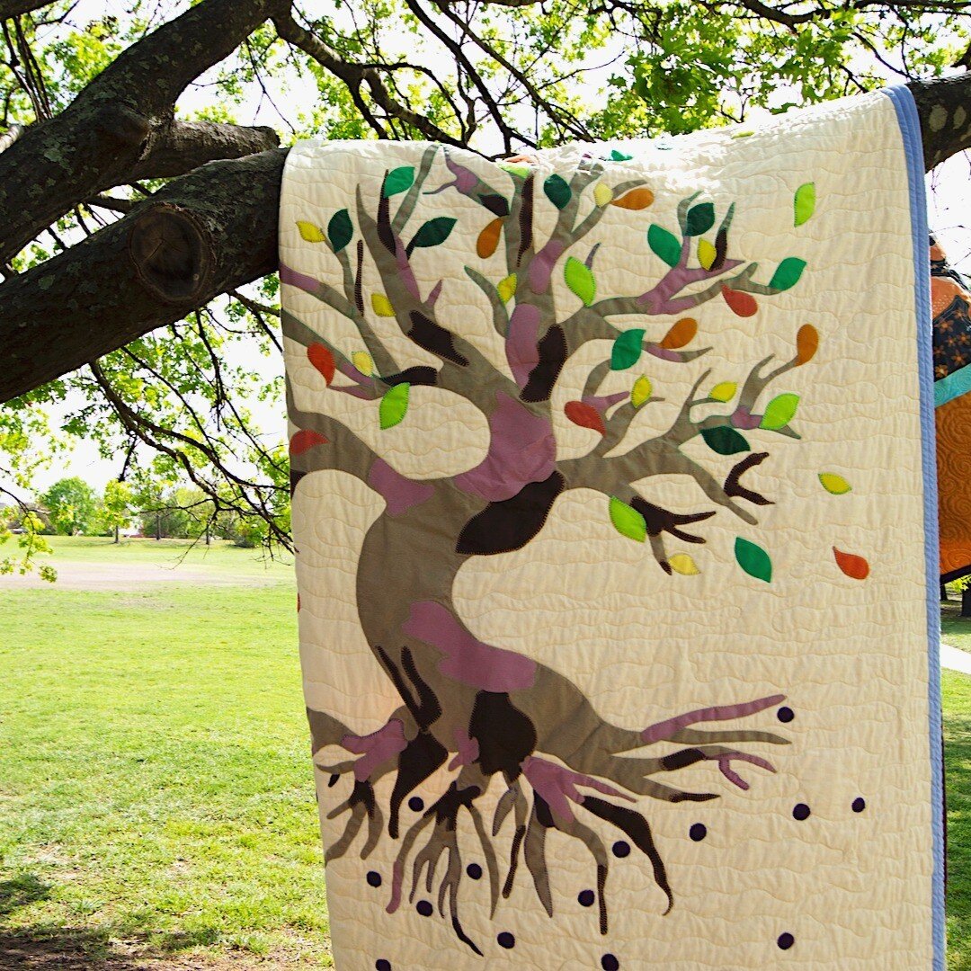 Of course I had to take a picture of this tree quilt in a tree. This quilt was a labor of love and included my two favorite techniques: appliqu&eacute; and free motion quilting.
.
#goodwitchquilts 
.
.
#treequilt #quiltcommission #quiltersofinstagram