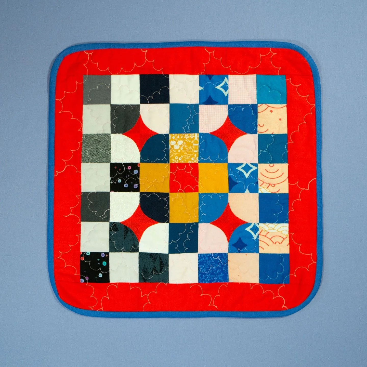 Working on some new stuff for something very exciting coming soon...... can't wait to share, stay posted.... :) :) :)

#goodwitchquilts