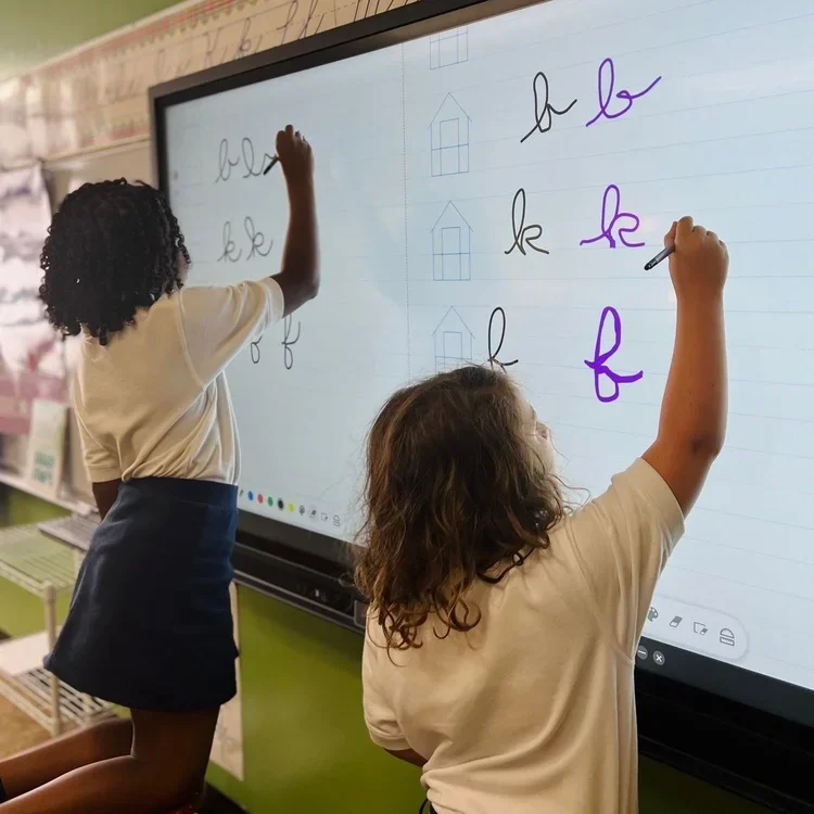 christ-little-rock-school_briarwood-little-rock_smartboard-classroom-learning.webp