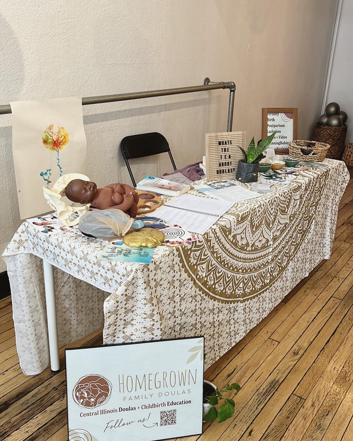 Come see us at @jaxyogastudio today at their collective grand opening! Samples classes and check out the collective businesses that are here to serve YOU! 
.
We can&rsquo;t wait to see you!
#jacksonvilleil #springfieldil #centralil #quincyil #birth #