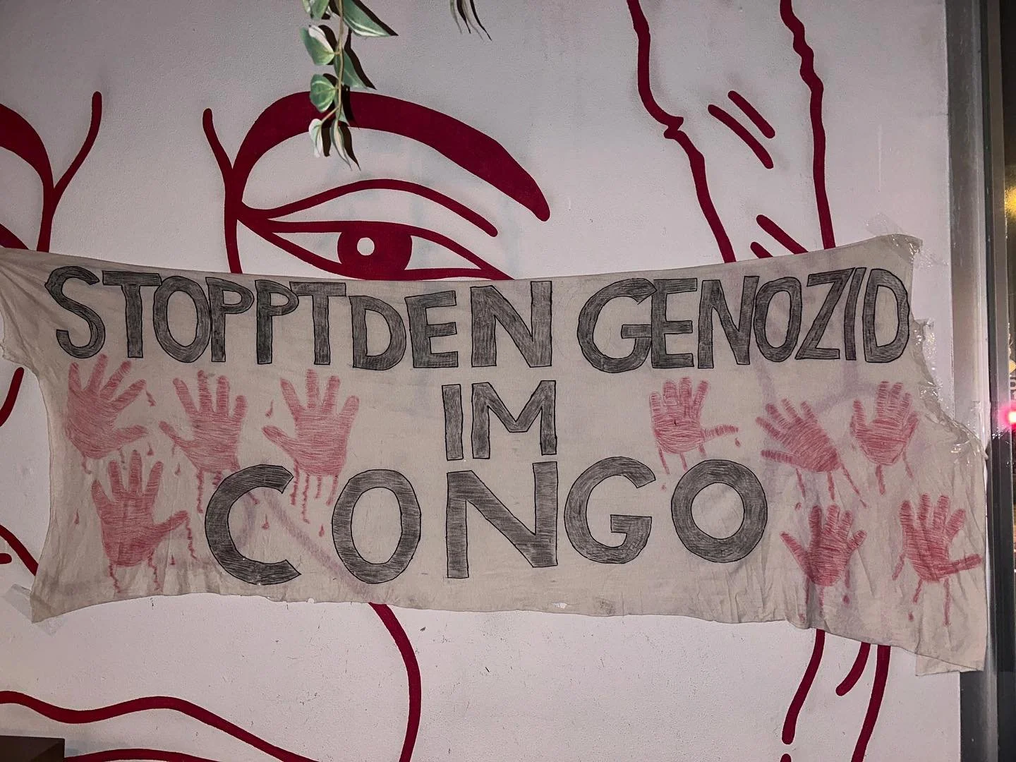 @munich_carnival MUNICH CARNIVAL &ndash; WIR WAREN DABEI! ✊🇨🇩

Was f&uuml;r ein Wochenende! Drei Tage voller Musik, Begegnung, Energie &ndash; und politischem Aktivismus f&uuml;r den Kongo!
Wir waren mittendrin mit unserem Infostand, haben unsere P