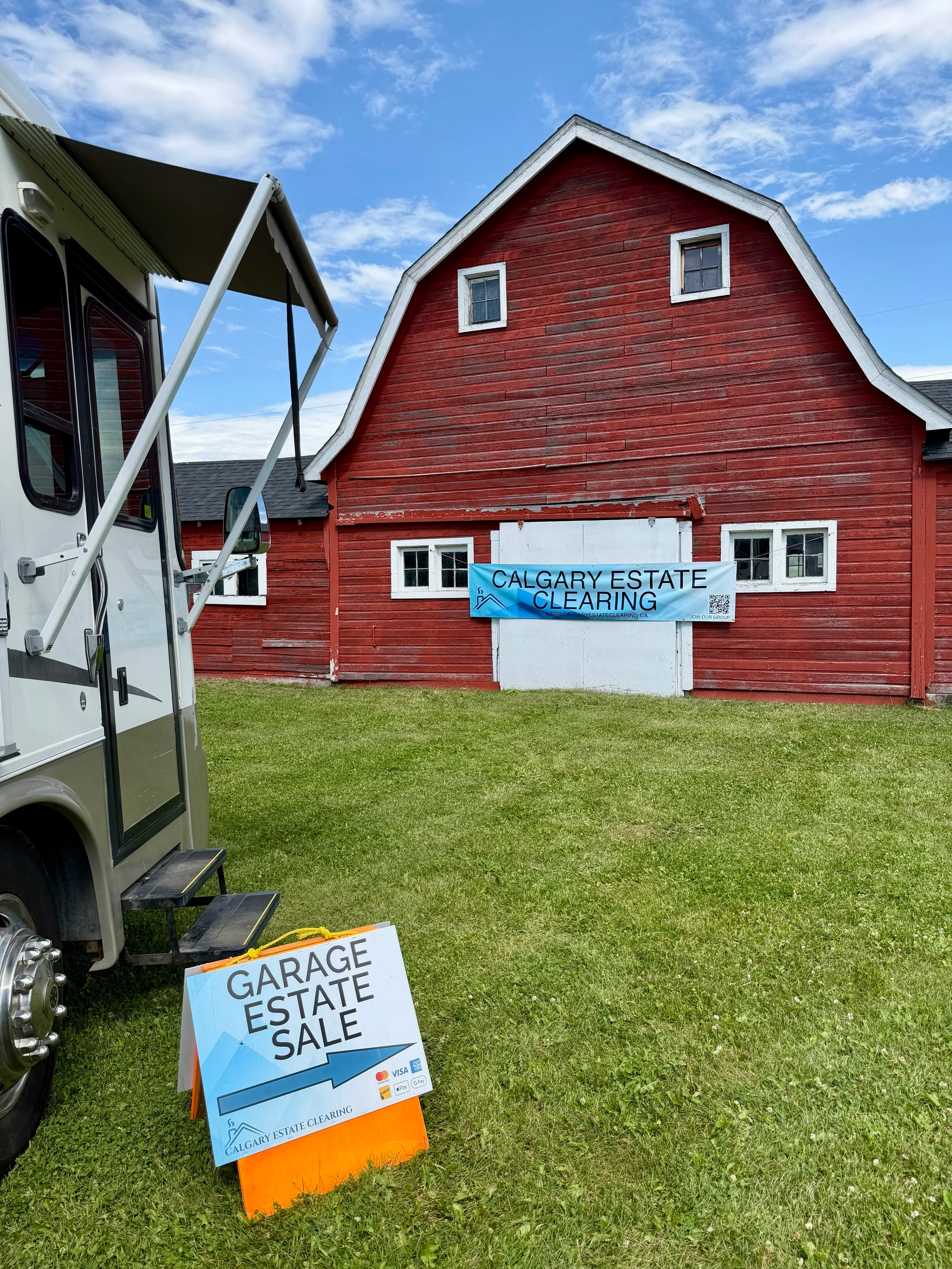 Calgary Estate Clearing Inc. is the best Estate Clearing company in Calgary and surrounding areas, they do everything from bungalows to Farms and Acreages. They also provide 24/7 on-site security for farms and acreages