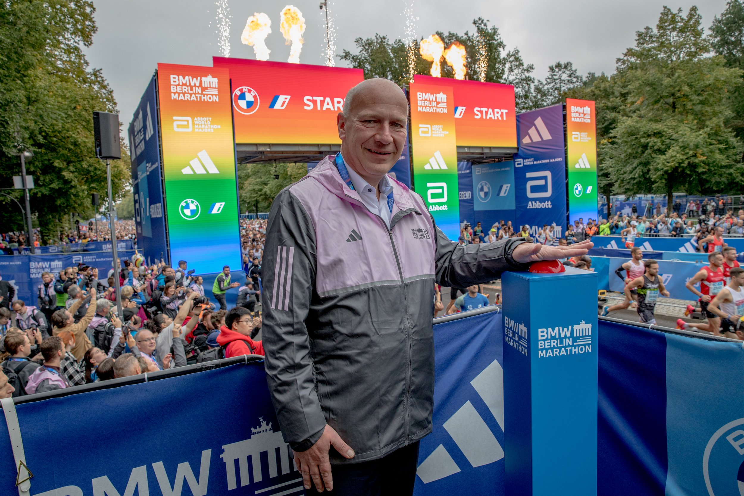 Berlin's Mayor Kai Wegner at Berlin Marathon 2023