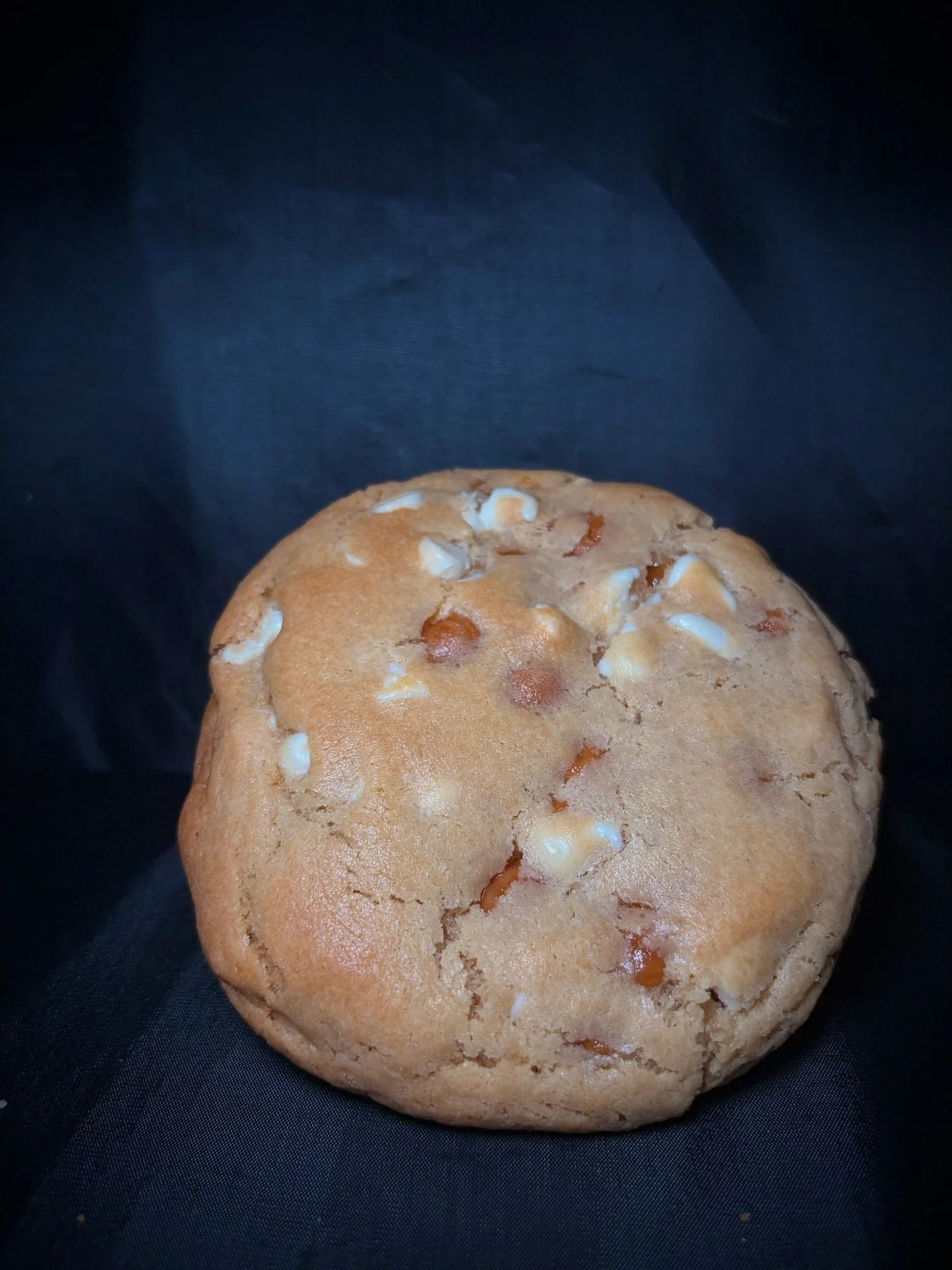 SALTED CARMEL WHITE CHOCOLATE CHIP